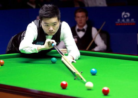 杨晨对话施拉普纳：中国球员不该只为钱踢球，留洋从乙级开始