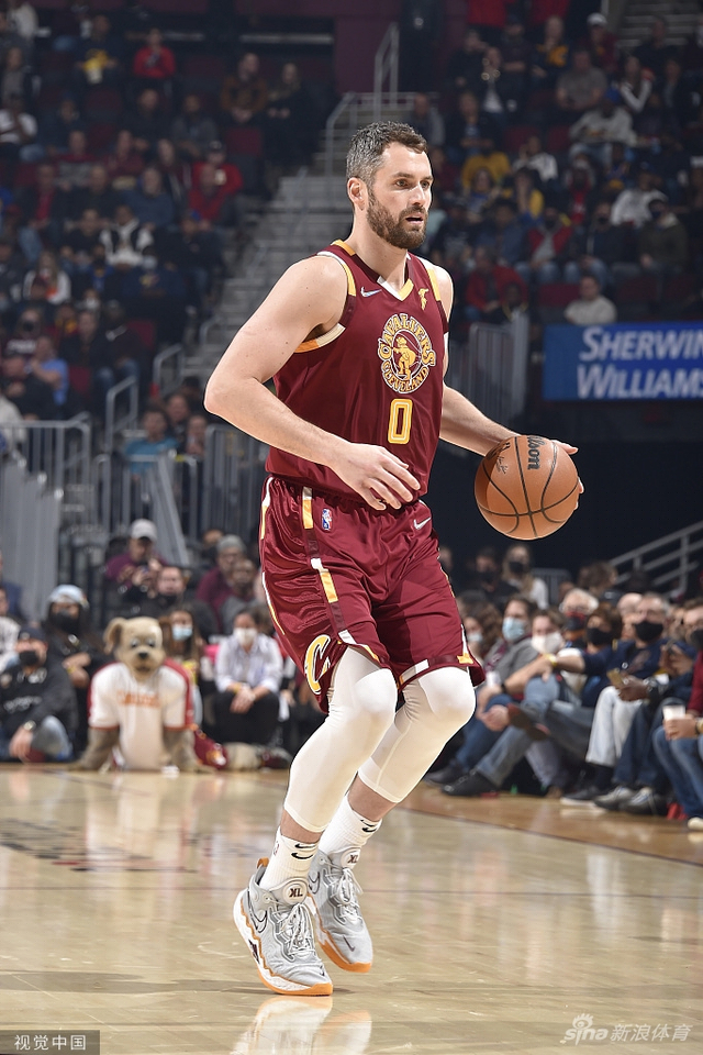 仅充满了悬 仅充满了悬