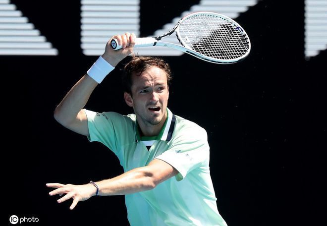 他目前与利 他目前与利